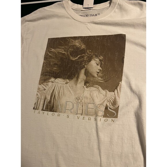 Taylor Swift Fearless Taylor’s Version OFFICIAL T-Shirt LARGE White Eras Tour - Picture 1 of 6